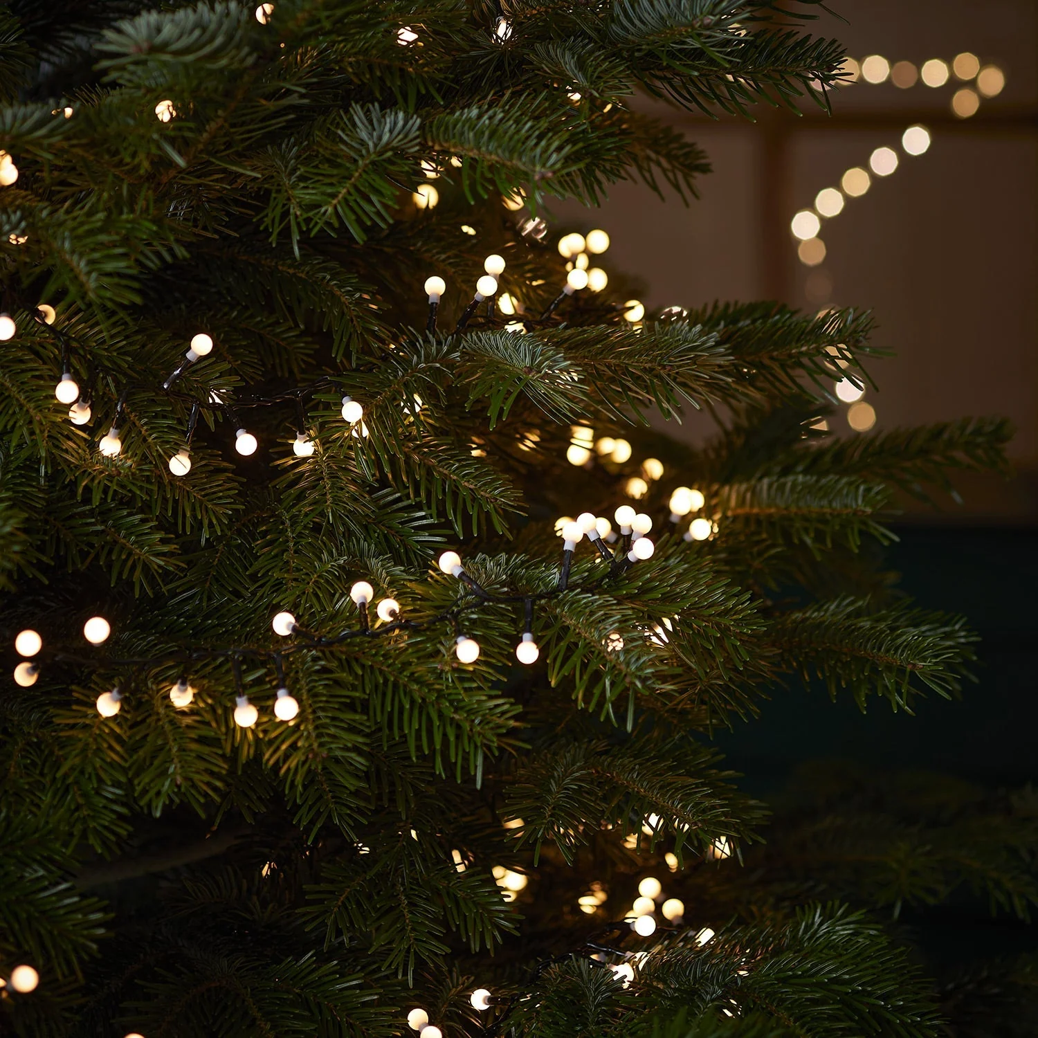 500 Warm White Berry LED Christmas Tree Lights - Image 2