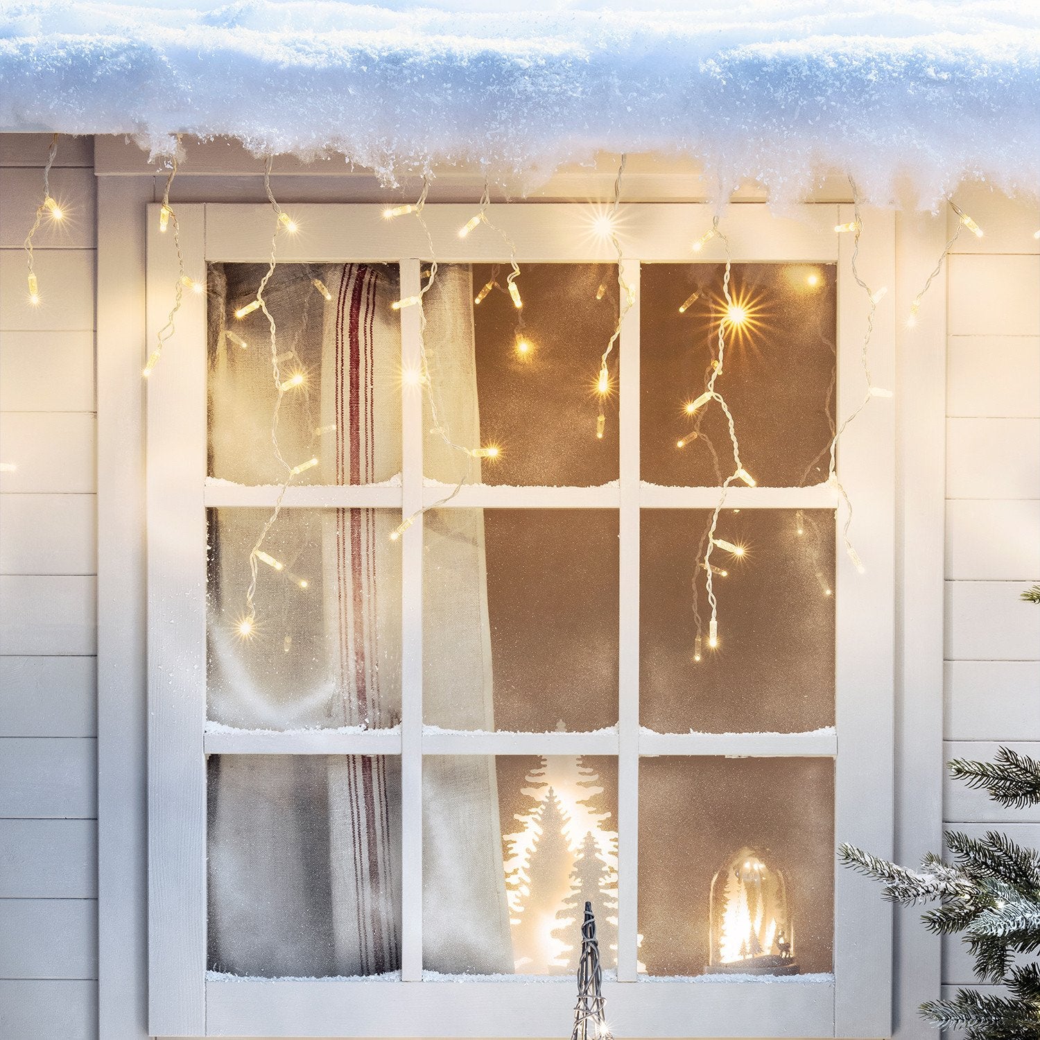Core Connect 22m 704 Warm White Connectable Icicle Lights Clear Cable - Image 5