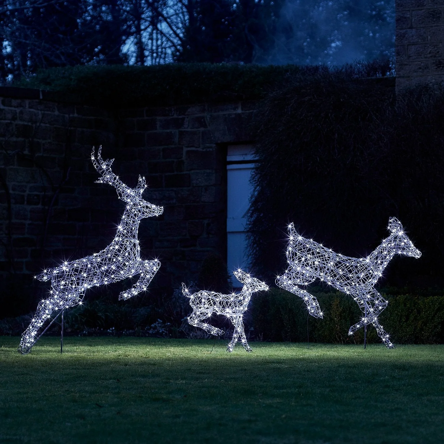 1.4m Regular Harlow Rattan Stag Dual Colour LED Light Up Reindeer - Image 13