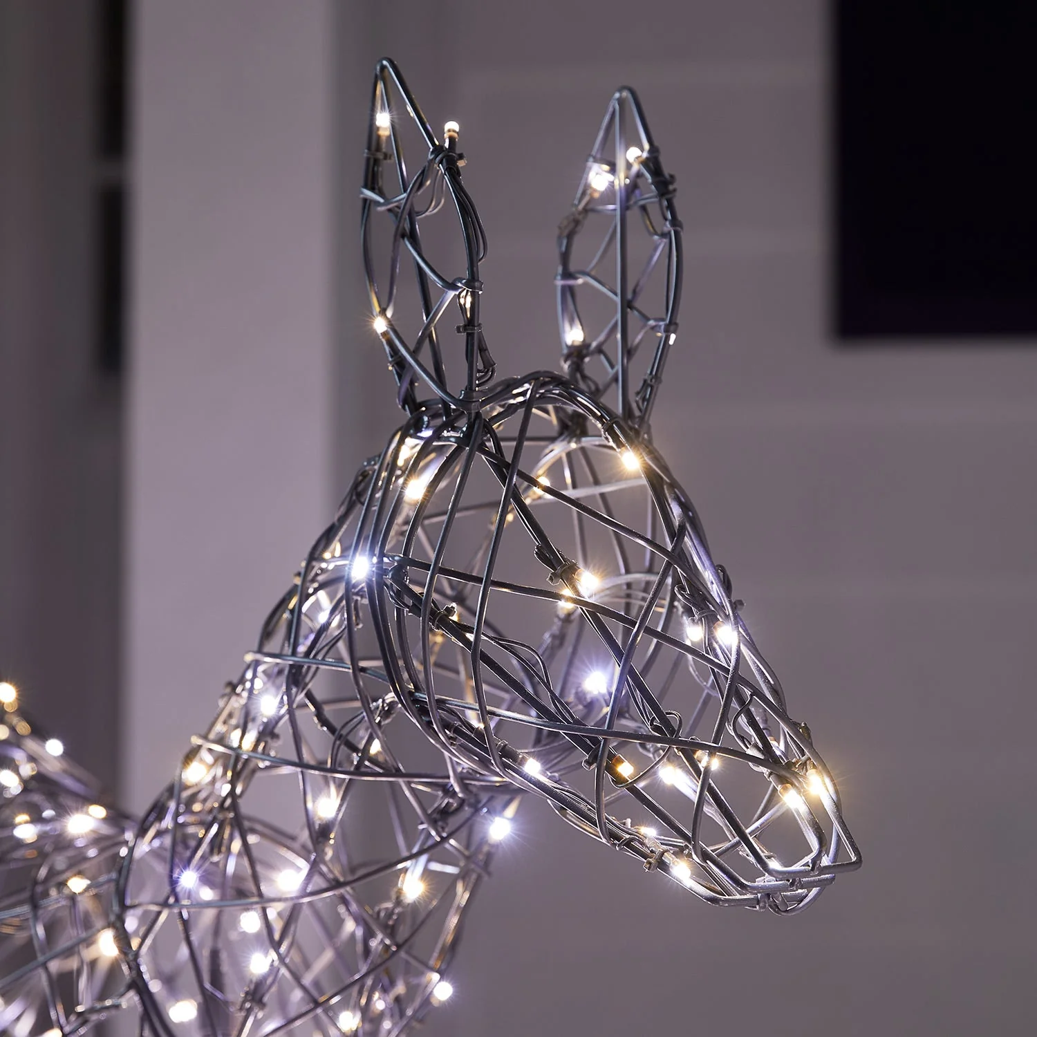 Solar Powered Regular Harlow Rattan Doe & Fawn Dual Colour LED Light Up Reindeer - Image 9