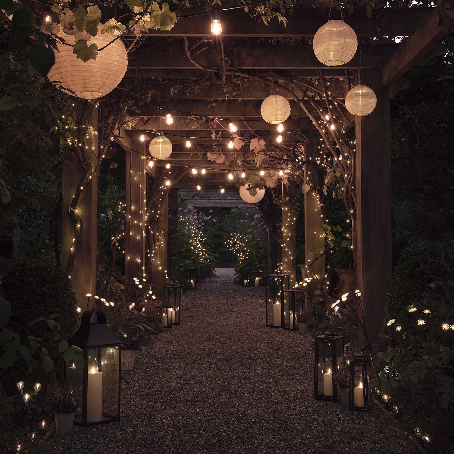 Ultimate Connect 5m 10 Warm White Festoon Lights Black Cable - Image 10